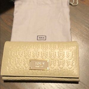 Tous- brand new wallet day timer, credit card